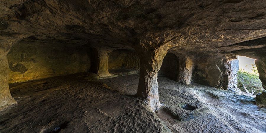 necropolis cala morell menorca talayotic