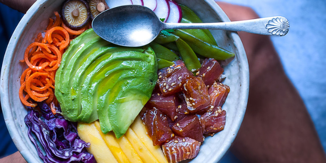 Poke bowl of marinated red tuna