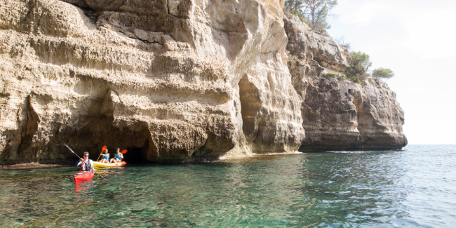 Cuevas en Menorca cerca de Cala Galdana  