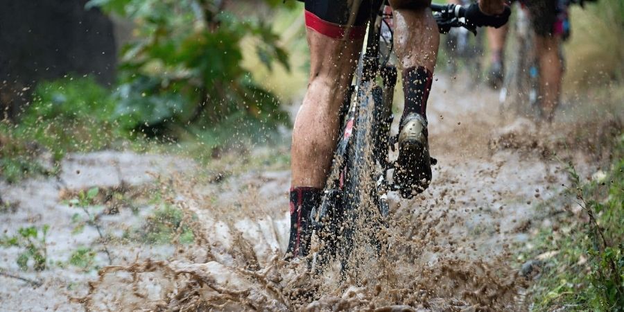 ropa de ciclismo en invierno para evitar la humedad