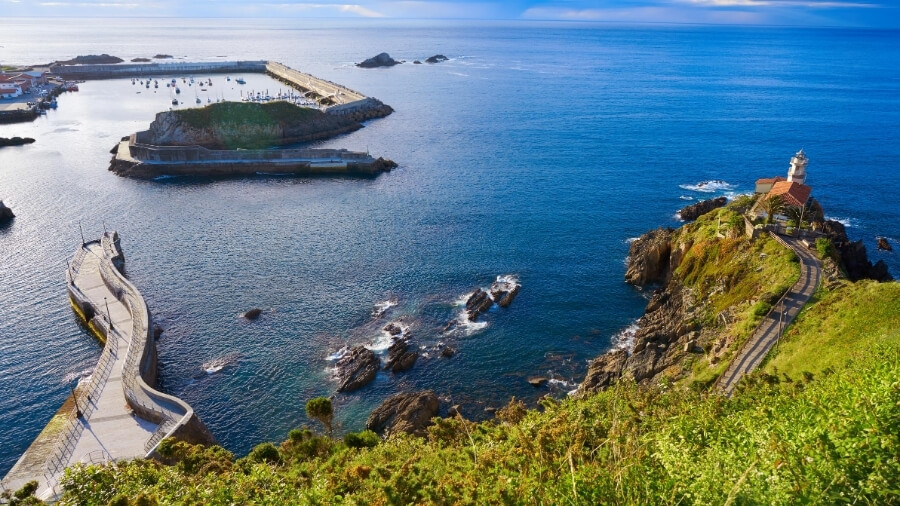 faro de cudillero